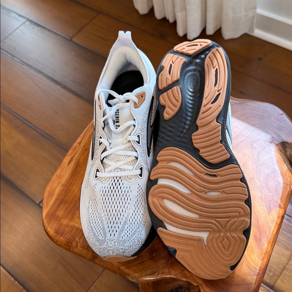 Brooks Glycerin 22 Men’s White Running Shoes wide 2E - Picture 2 of 4